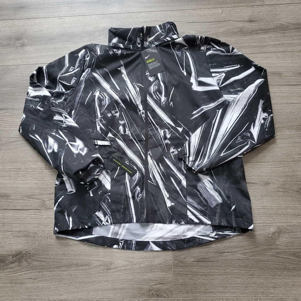 Nike Shield Reflective Running Jacket Womens Size XL Mens L